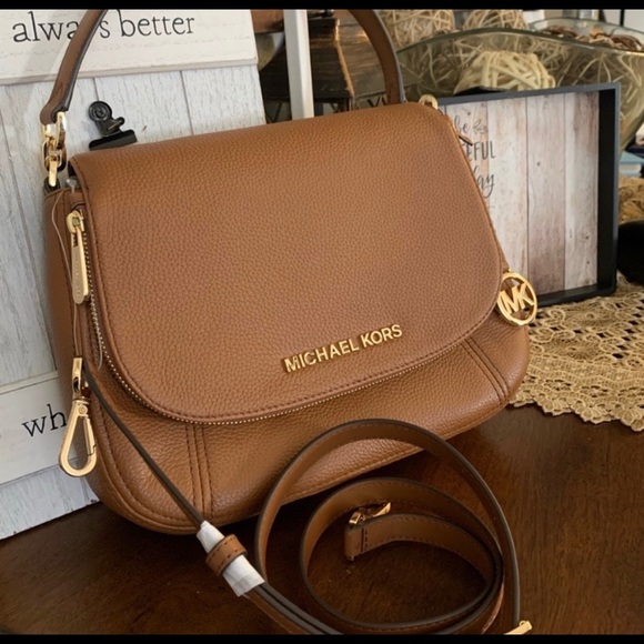 Michael Kors Handbags - New Mk 🥰shoulder / crossbody Bedford bag